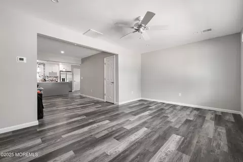 303 Chestnut Dr, Lanoka Harbor, NJ 08734