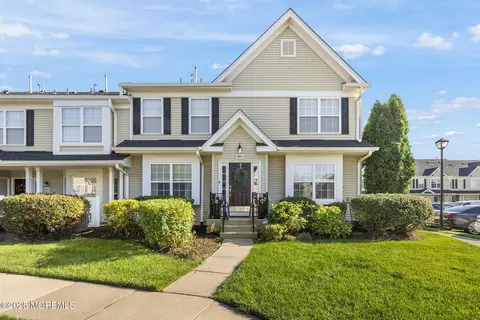 305 Brookfield Dr, Jackson, NJ 08527