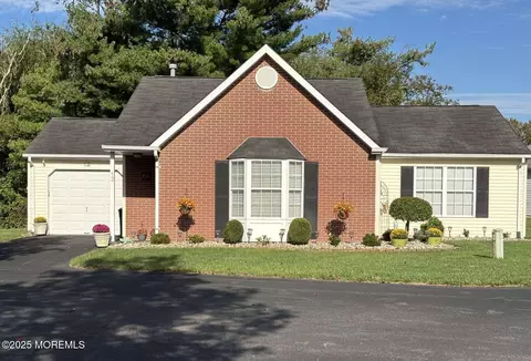 12 Morden Close, Freehold, NJ 07728