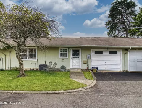 51 Edinburgh Ln # B, Manchester, NJ 08759
