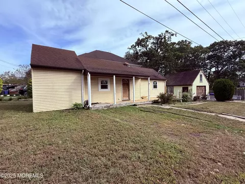 202 Morris Blvd, Toms River, NJ 08753