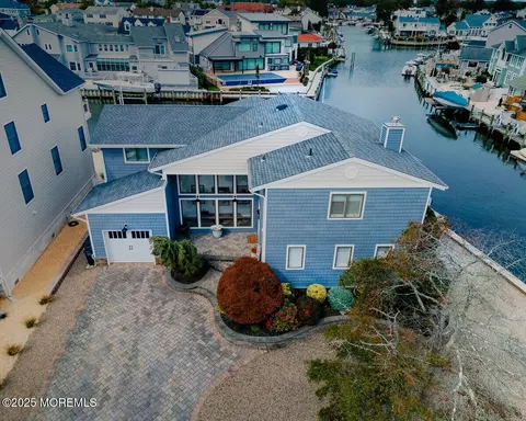 1800 Boat Point Dr, Point Pleasant, NJ 08742