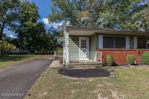 10 B Virginia Dr, Whiting, NJ 08759
