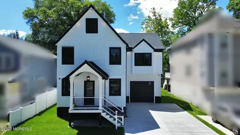 18 Neptune Pl, North Middletown, NJ 07748