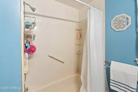 Bath - 14 Elm St, Jackson, NJ 08527 photo 3 of 5