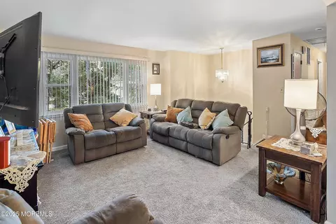 Living - 14 Elm St, Jackson, NJ 08527 photo 1 of 2