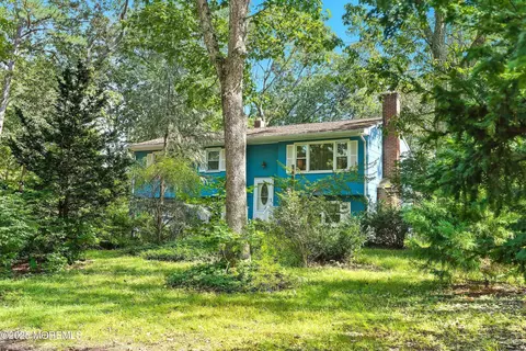 14 Elm St, Jackson, NJ 08527