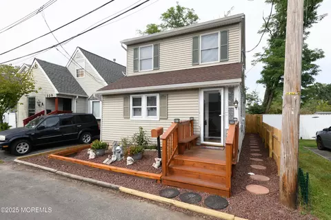 127 Sixth St, Keansburg, NJ 07734