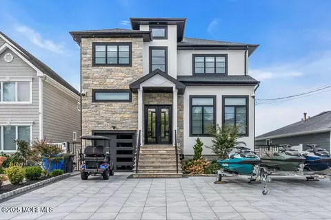 161 Bay Stream Dr, Toms River, NJ 08753