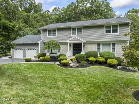 11 Churchill Ct, Morganville, NJ 07751