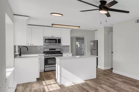 3 Gladstone Ave, Manchester, NJ 08759