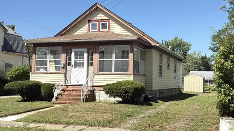 44 W Sunset Ave, Red Bank, NJ 07701