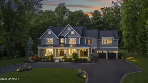 82 Sunnybank Dr, Shrewsbury, NJ 07702