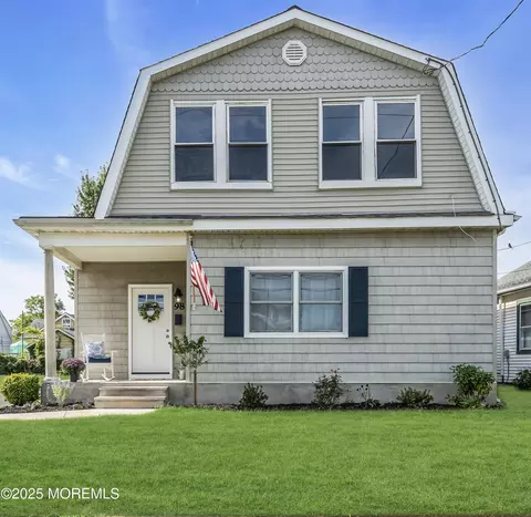 98 Seabreeze Ave, Middletown, NJ 07748