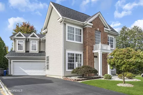 1 Westlake Ct, Morganville, NJ 07751