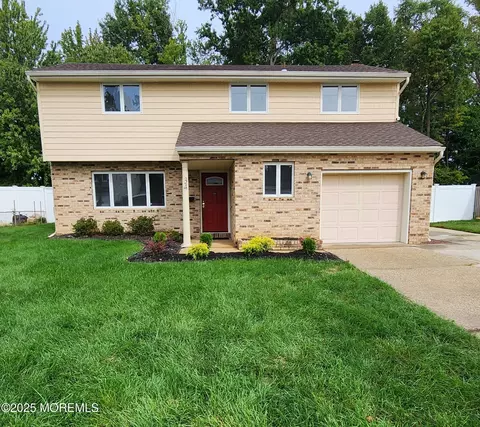 34 Hemlock St, Hazlet, NJ 07730