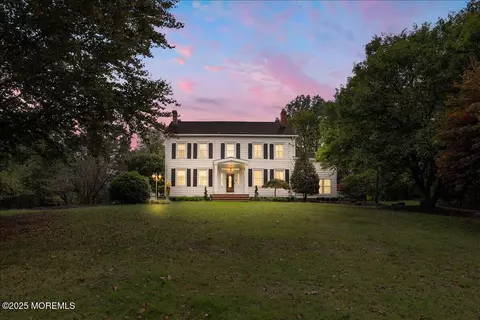 1 Thoreau Dr, Manalapan, NJ 07726