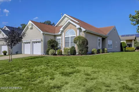 53 Pine Valley Rd, Jackson, NJ 08527