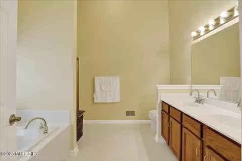 Bath - 53 Pine Valley Rd, Jackson, NJ 08527 photo 1 of 4