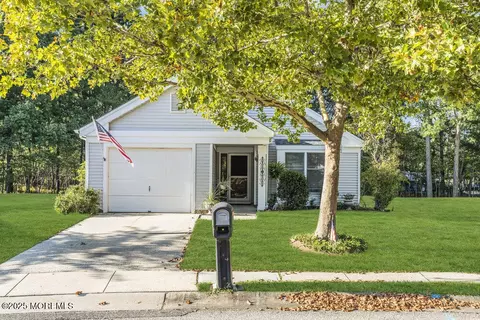 1668 Wisteria Ct, Toms River, NJ 08755