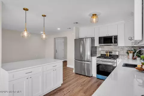 Kitchen - 41 Central Blvd, Brick, NJ 08724 photo 2 of 3