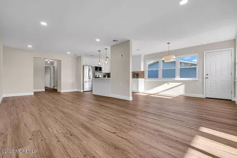 Living - 41 Central Blvd, Brick, NJ 08724 photo 2 of 3