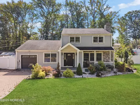 56 Tarrytown Rd, Manalapan, NJ 07726