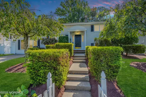 26 Nevada Dr, Hazlet, NJ 07730
