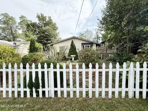 122 Zelus St, Little Egg Harbor, NJ 08087