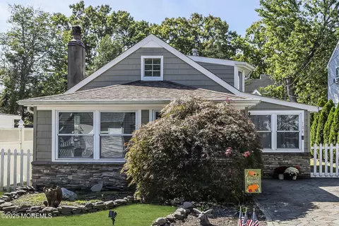 Exterior - 124 Pinehurst Rd, Brick, NJ 08723 photo 2 of 2