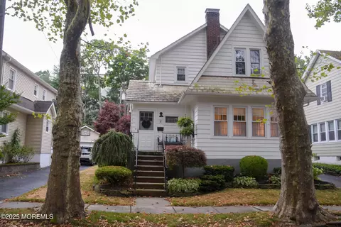 8 Norwood Ct, West Long Branch, NJ 07764