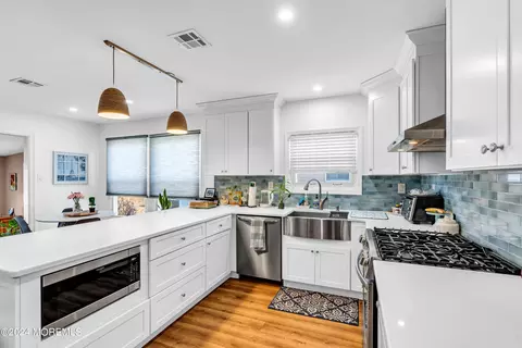 23 Port Royal Dr, Toms River, NJ 08757