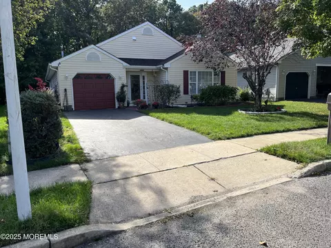 17 Brant Dr, Brick, NJ 08724