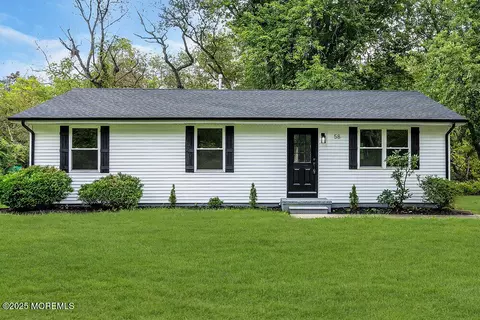 58 Wallace St, Pittsgrove, NJ 08318