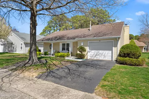 42 Canterbury Dr, Forked River, NJ 08731