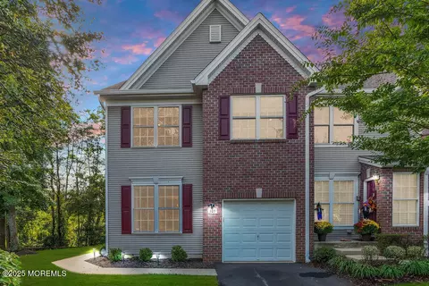 105 Ironwood Ct, Middletown, NJ 07748