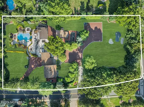 62 Line Rd, Holmdel, NJ 07733