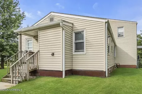 76 Belshaw Ave, Eatontown, NJ 07724