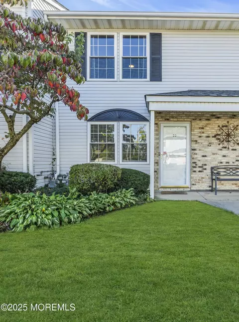 82 Cliffwood Ave W #53, Aberdeen, NJ 07747