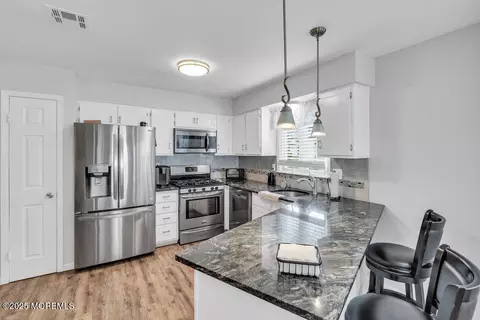 Kitchen - 16 Thames Pl, Brick, NJ 08723 photo 1 of 3