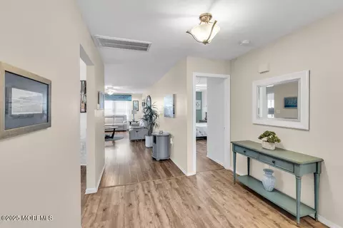 Entry Way - 16 Thames Pl, Brick, NJ 08723 photo 2 of 2