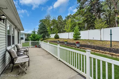 Exterior - 16 Thames Pl, Brick, NJ 08723 photo 4 of 6