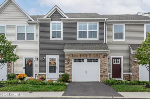 29 Athens Way, Aberdeen, NJ 07747