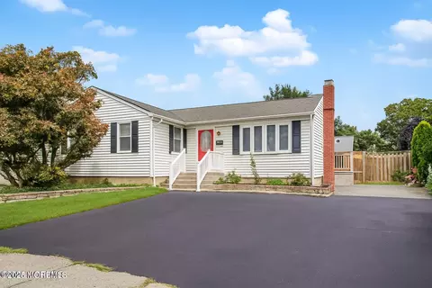 846 Palmer Ave, Middletown, NJ 07748