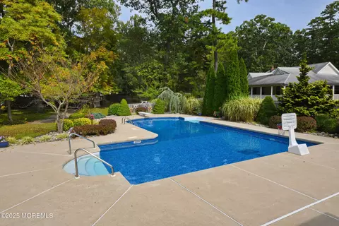 Exterior - 231 Crescent Ave, Jackson, NJ 08527 photo 10 of 25