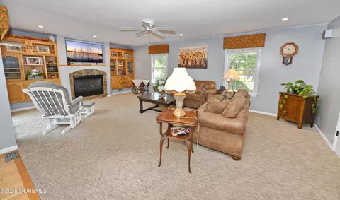 Living - 231 Crescent Ave, Jackson, NJ 08527 photo 1 of 2