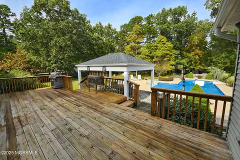 Exterior - 231 Crescent Ave, Jackson, NJ 08527 photo 7 of 25