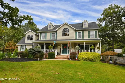 Exterior - 231 Crescent Ave, Jackson, NJ 08527 photo 2 of 25