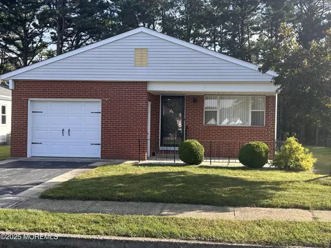 201 Freeport Blvd, Toms River, NJ 08757