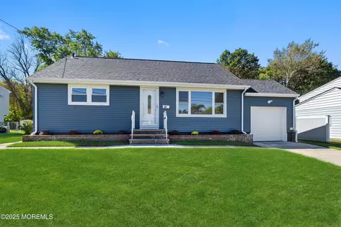 36 Parkview Dr, Hazlet, NJ 07730